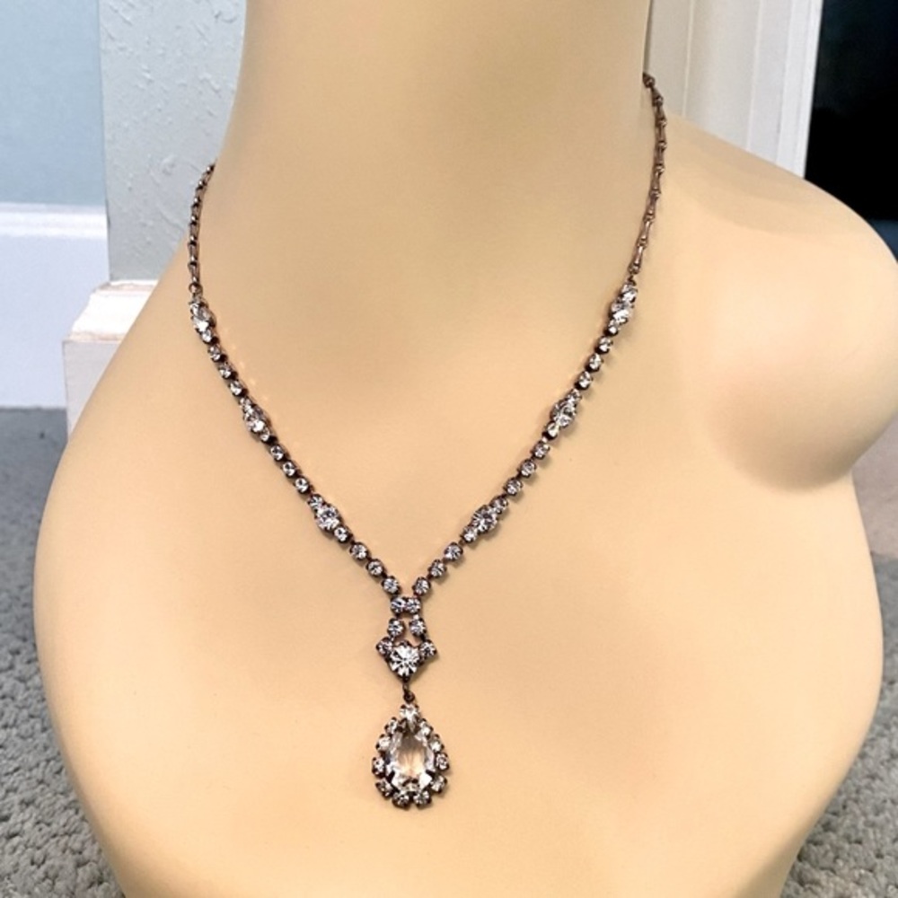 Beautiful Rhinestone Jewel Necklace/Costume Jewelry - In great condition! 💎🤍